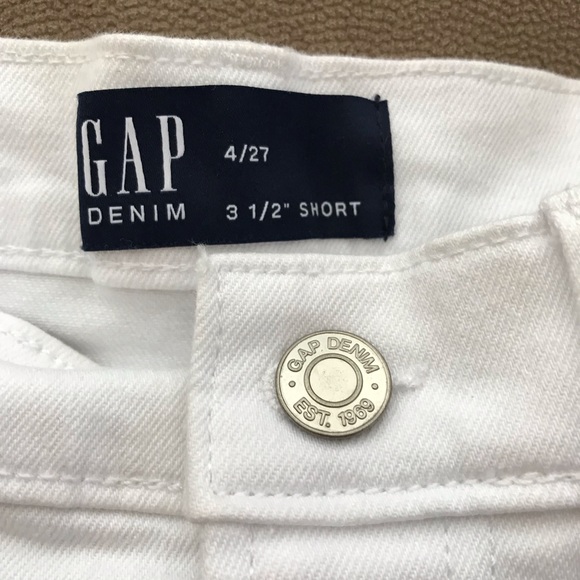 ♻️Reposted New Gap Denim high waisted button fly raw hem white denim shorts sz 4 - Picture 9 of 12